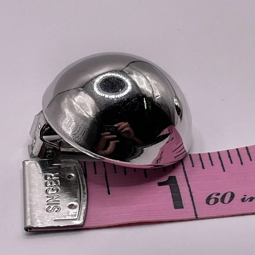 VINTAGE CORO SHINY SILVER TONE‎ METAL DOME BUTTON CLIP ON EARRINGS CHUNKY AL5.1